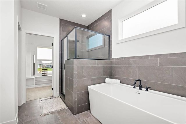 17463 W 163rd Place, Olathe, KS 66062