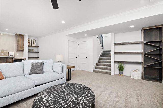 17463 W 163rd Place, Olathe, KS 66062