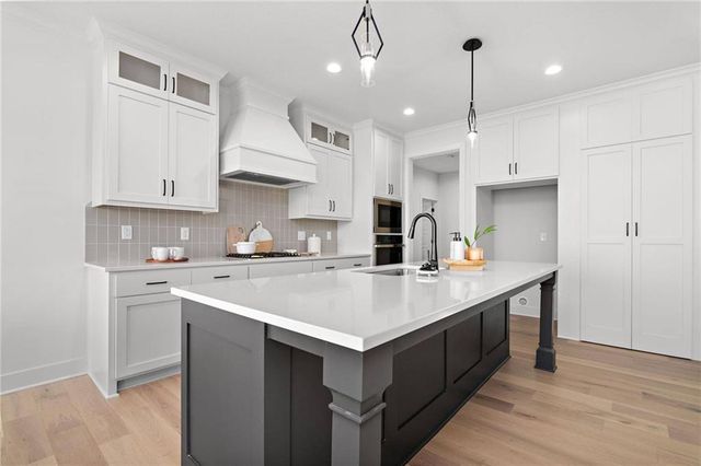 17463 W 163rd Place, Olathe, KS 66062