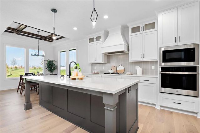 17463 W 163rd Place, Olathe, KS 66062