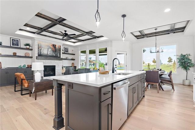 17463 W 163rd Place, Olathe, KS 66062
