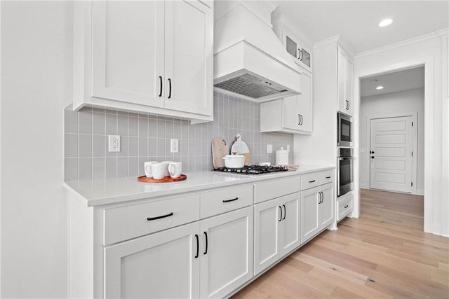 17463 W 163rd Place, Olathe, KS 66062
