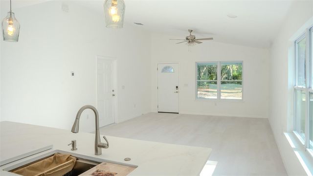 107 DIXIE STREET, Hawthorne, FL 32640