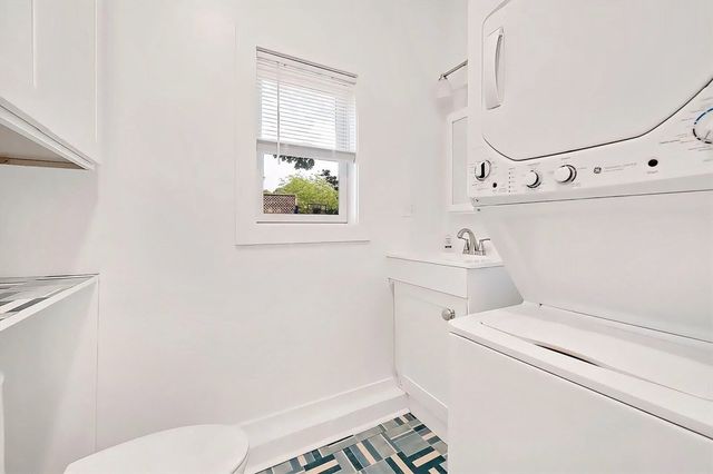 15 Rockland House Rd A, Hull, MA 02045