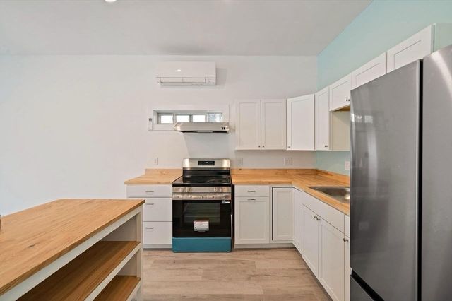 15 Rockland House Rd A, Hull, MA 02045