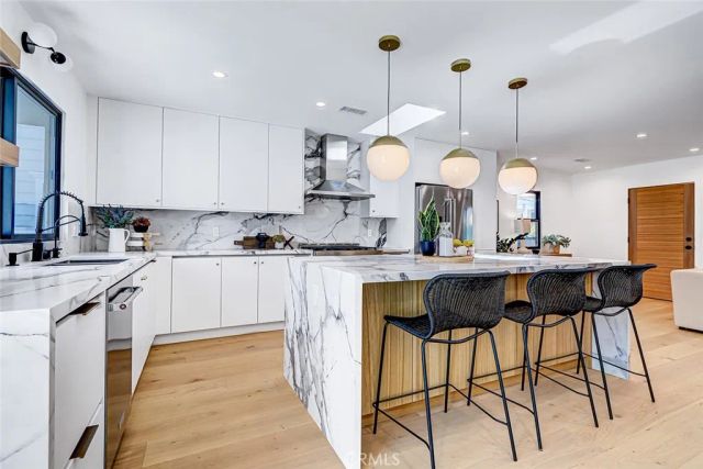 2100 Wendy Way, Manhattan Beach, CA 90266