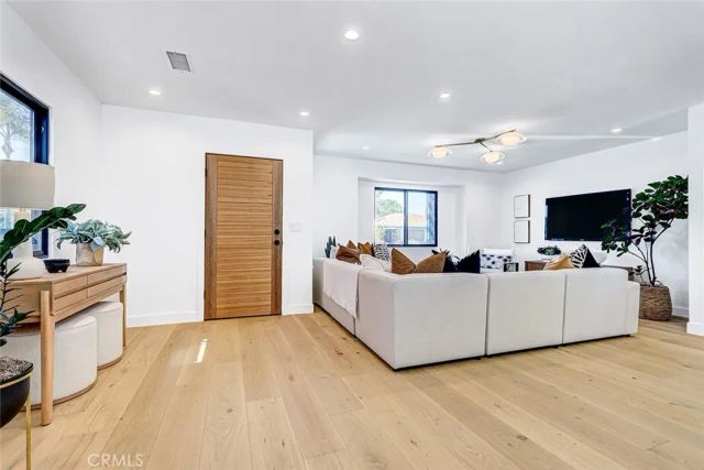2100 Wendy Way, Manhattan Beach, CA 90266