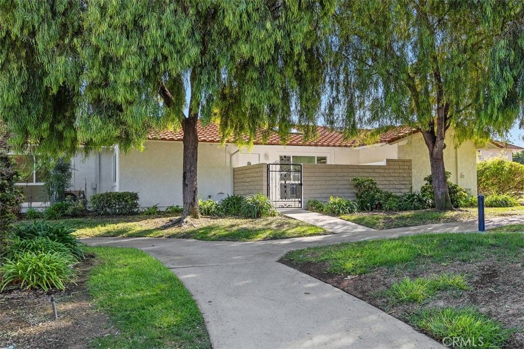 2197 Via Mariposa East B, Laguna Woods, CA 92637 — exterior
