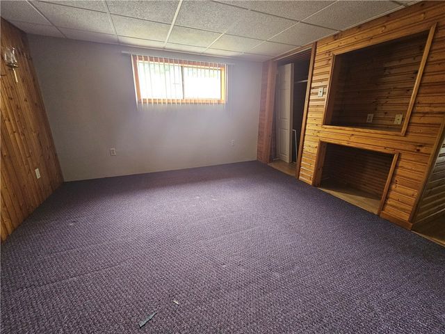 326 Riverside Dr, Rostraver, PA 15479