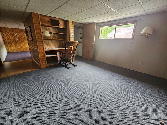 326 Riverside Dr, Rostraver, PA 15479