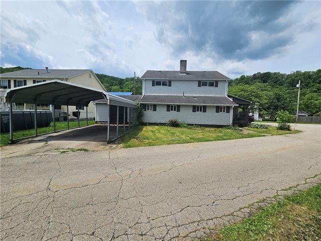 326 Riverside Dr, Rostraver, PA 15479