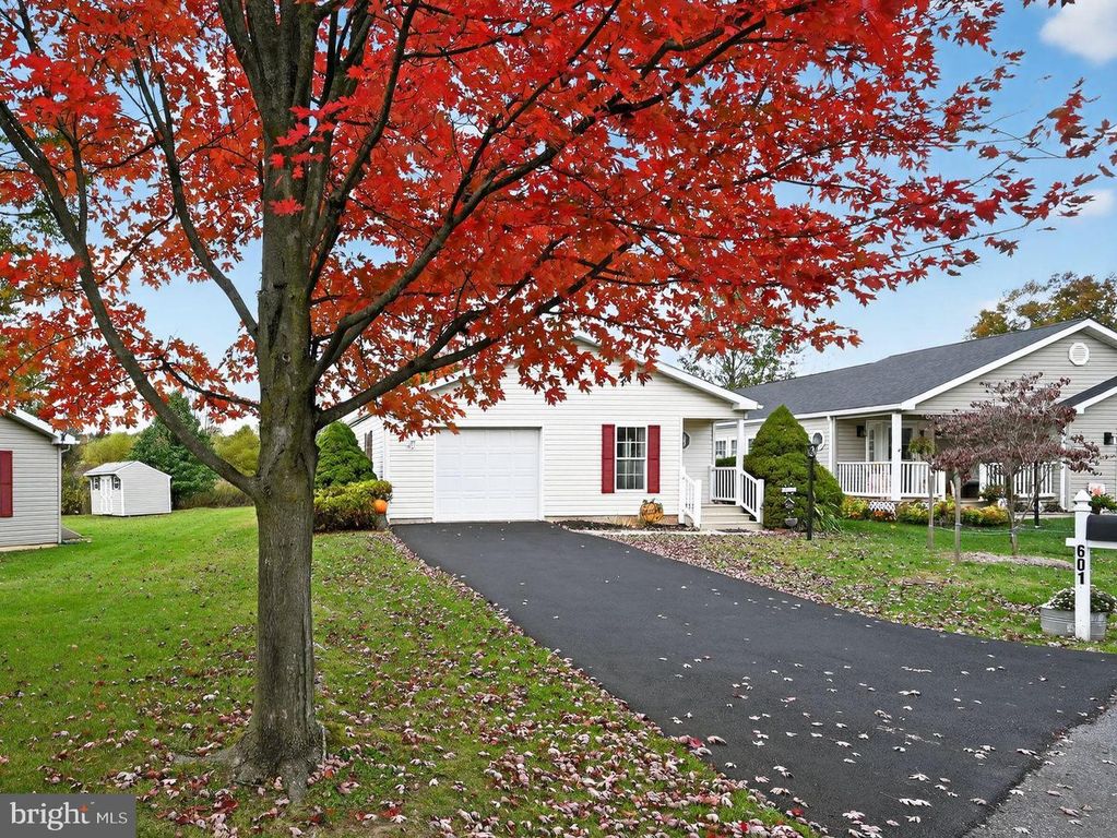 601 VILLAGE WAY, Royersford, PA 19468