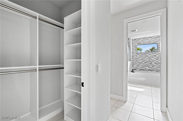 1521 SW 43rd LN, Cape Coral, FL 33914