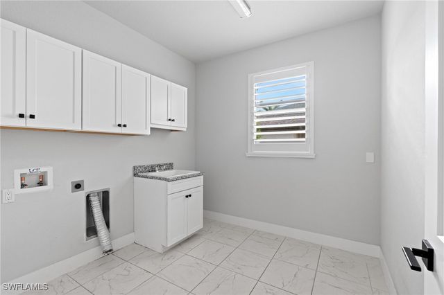 1521 SW 43rd LN, Cape Coral, FL 33914