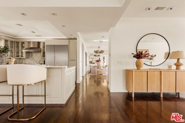 9279 Sierra Mar Drive, Los Angeles, CA 90069