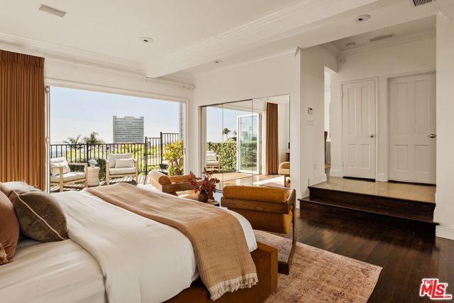 9279 Sierra Mar Drive, Los Angeles, CA 90069