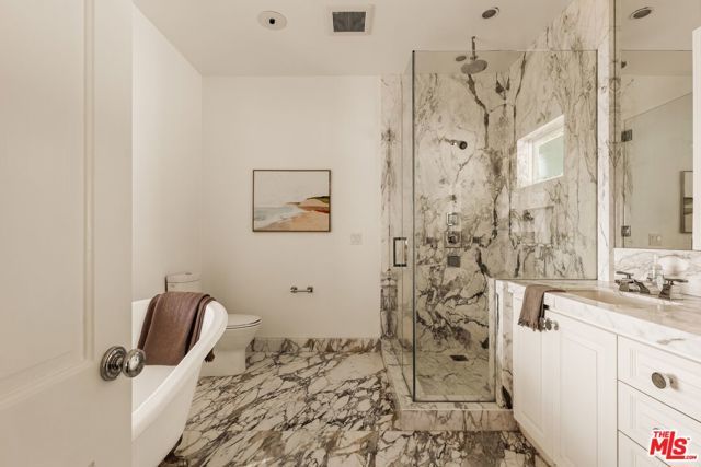 9279 Sierra Mar Drive, Los Angeles, CA 90069