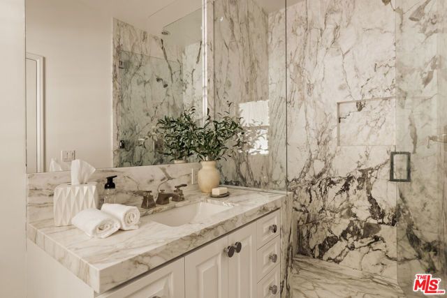 9279 Sierra Mar Drive, Los Angeles, CA 90069