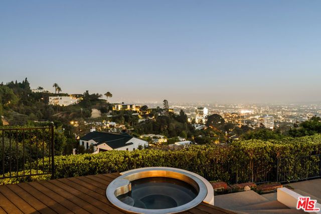 9279 Sierra Mar Drive, Los Angeles, CA 90069