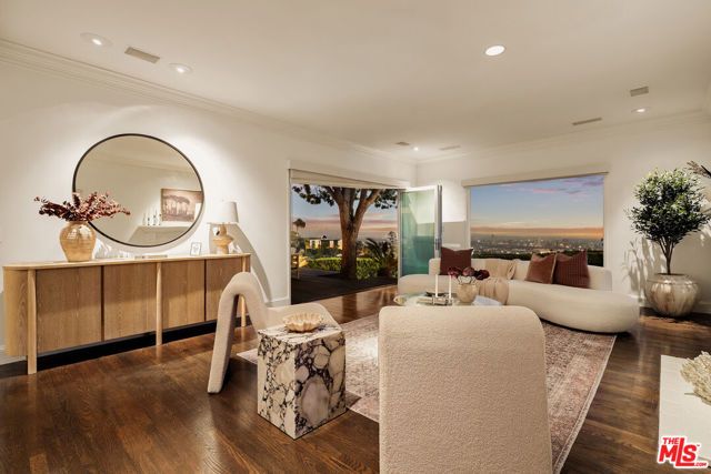 9279 Sierra Mar Drive, Los Angeles, CA 90069