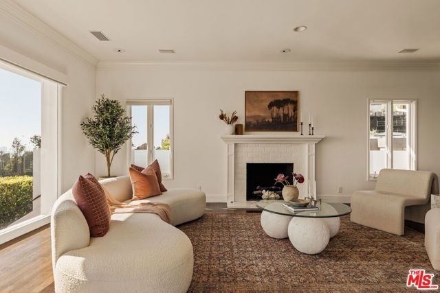 9279 Sierra Mar Drive, Los Angeles, CA 90069