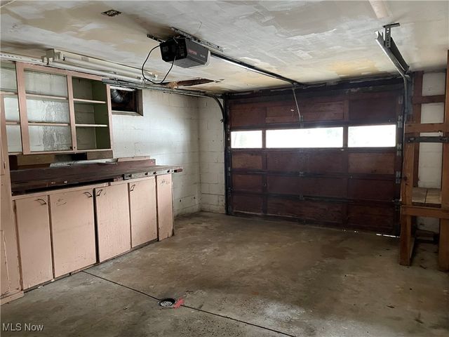 3809 N Glenridge Road, Green, OH 44319