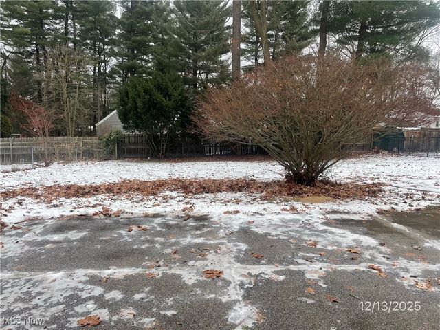 3809 N Glenridge Road, Green, OH 44319