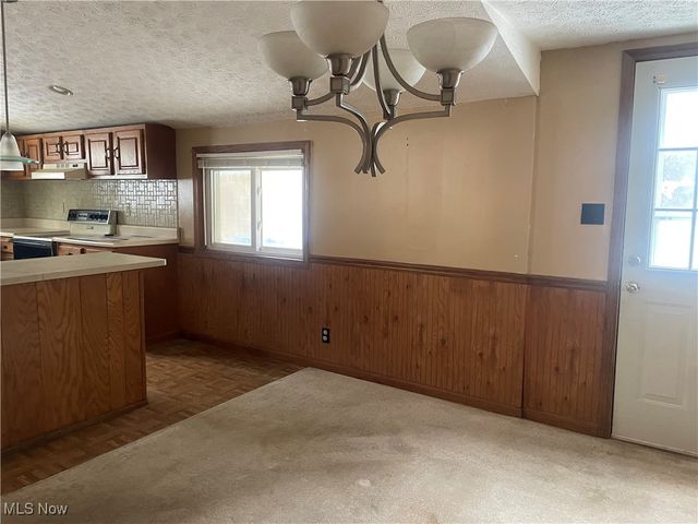 3809 N Glenridge Road, Green, OH 44319