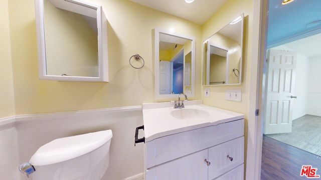 8710 Independence Avenue 301, Canoga Park (los Angeles), CA 91304