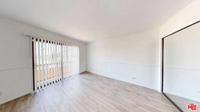 8710 Independence Avenue 301, Canoga Park (los Angeles), CA 91304