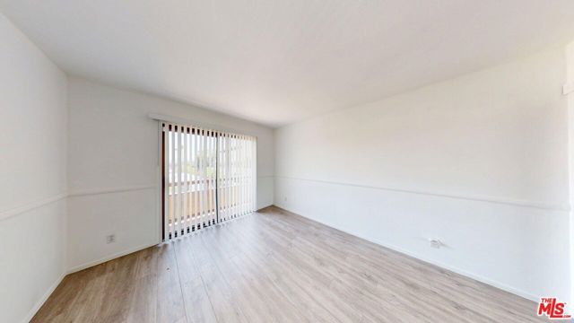 8710 Independence Avenue 301, Canoga Park (los Angeles), CA 91304
