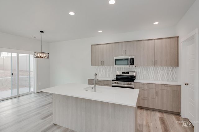 2051 S Summerson Way, Meridian, ID 83642