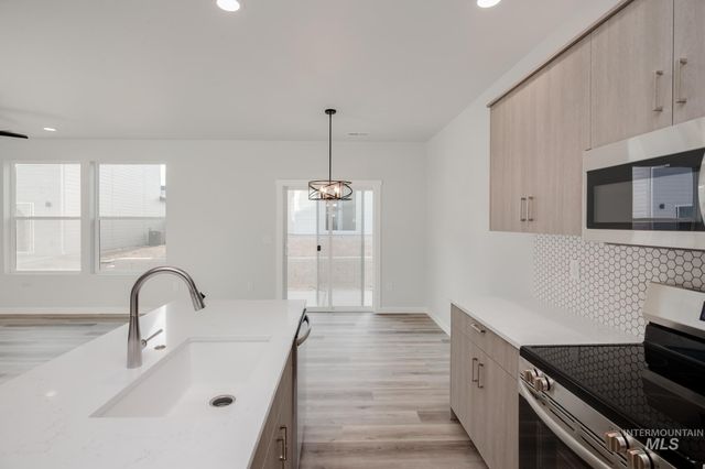 2051 S Summerson Way, Meridian, ID 83642