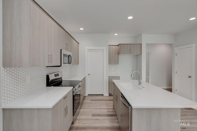 2051 S Summerson Way, Meridian, ID 83642