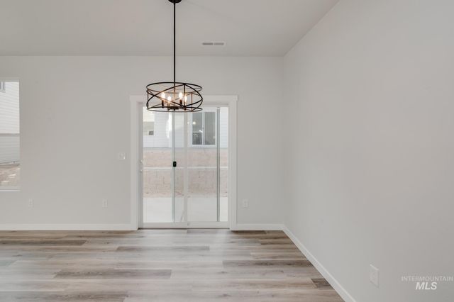 2051 S Summerson Way, Meridian, ID 83642