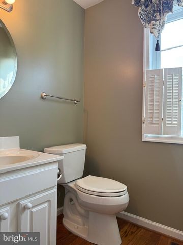 51 CRYSTAL HILL CT, Strasburg, VA 22657