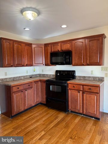 51 CRYSTAL HILL CT, Strasburg, VA 22657