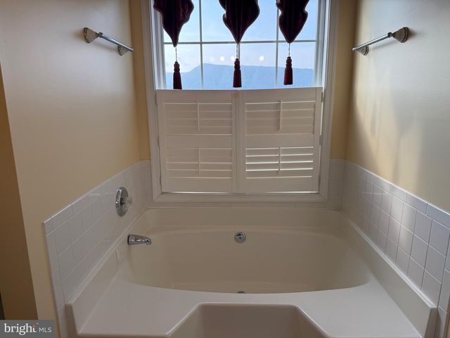 51 CRYSTAL HILL CT, Strasburg, VA 22657