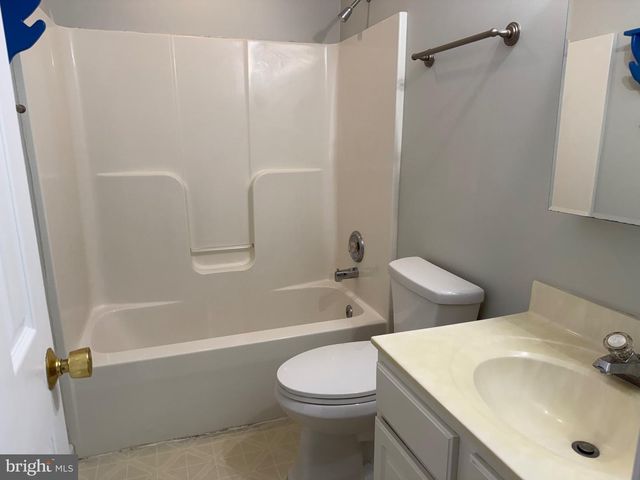 51 CRYSTAL HILL CT, Strasburg, VA 22657