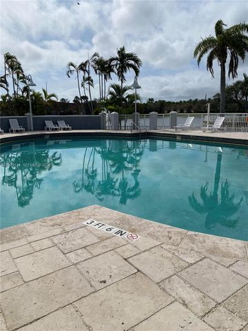 8500 SW 212th St 106, Cutler Bay, FL 33189