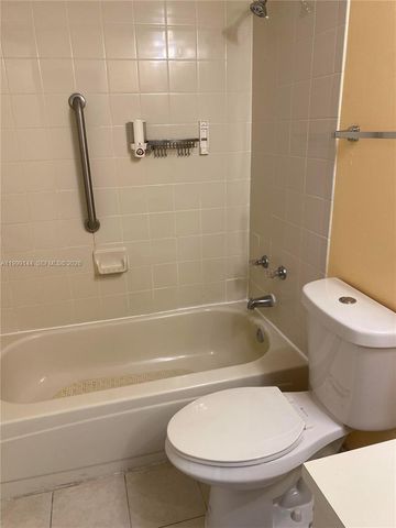 8500 SW 212th St 106, Cutler Bay, FL 33189