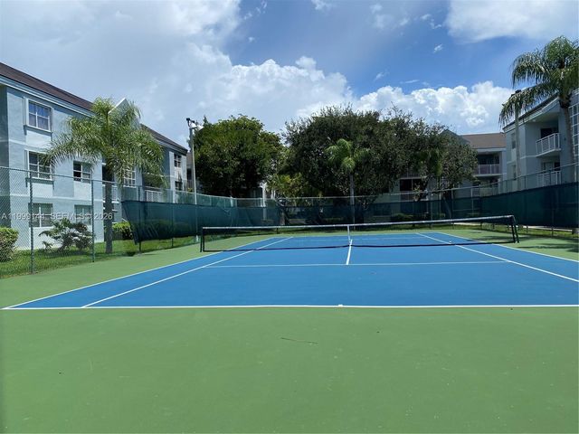8500 SW 212th St 106, Cutler Bay, FL 33189