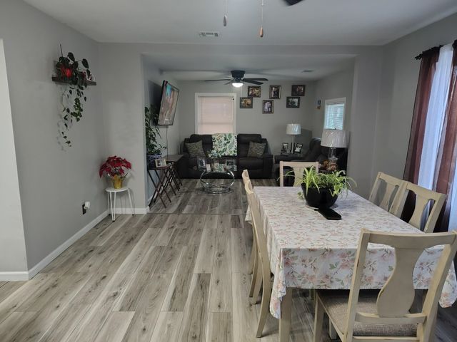 2713 W Merton Ave, Wichita, KS 67213