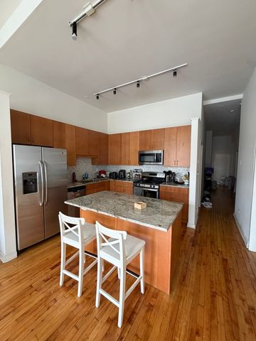 1270 N Milwaukee Avenue 3, Chicago, IL 60622