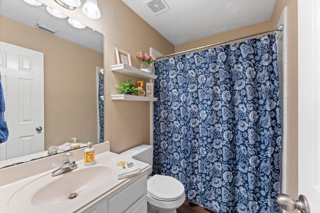 6318 Pleasant Stream Drive, Katy, TX 77449