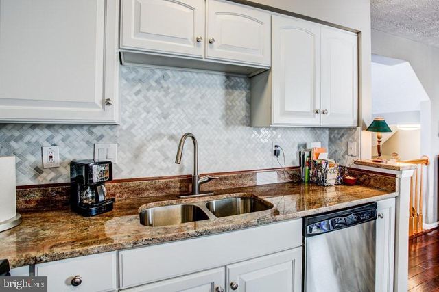 5036 FINSBURY RD, Baltimore, MD 21237