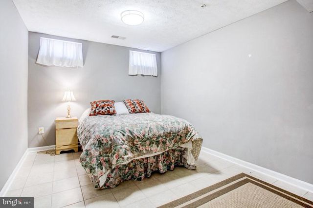 5036 FINSBURY RD, Baltimore, MD 21237