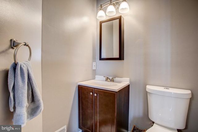 5036 FINSBURY RD, Baltimore, MD 21237