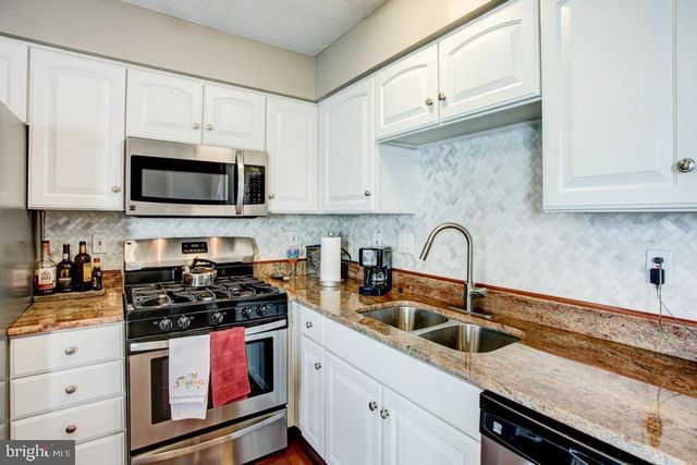 5036 FINSBURY RD, Baltimore, MD 21237