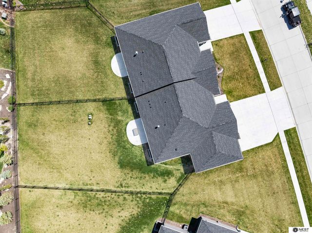 8848 Augusta Drive, Lincoln, NE 68526